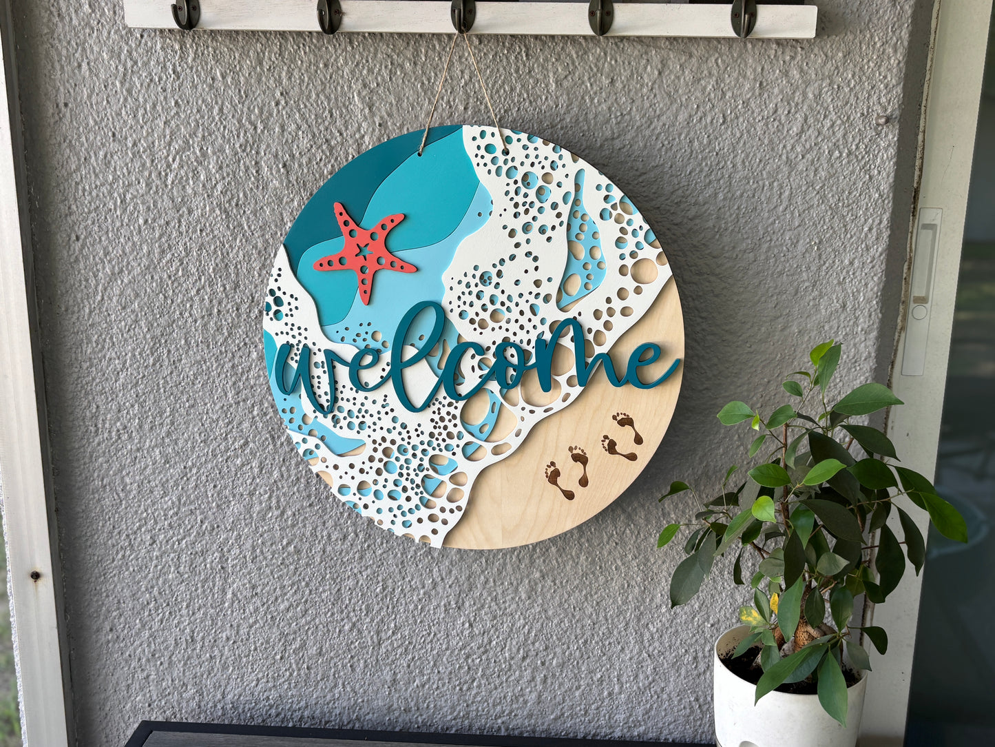 Ocean Waves Round Welcome Sign